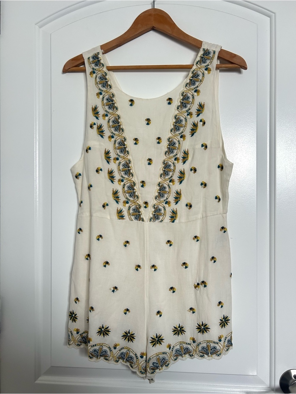 Free People Margarita Cream Embroidered Romper Size 4 boho chic summer coastal